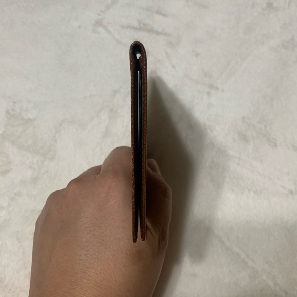 Authentic Louis Vuitton Taiga ID/Card Holder in GUC - Picture 4 of 9